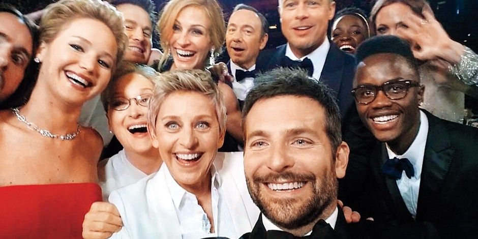 influencer Ellen Degeneres selfie samsung Oscars